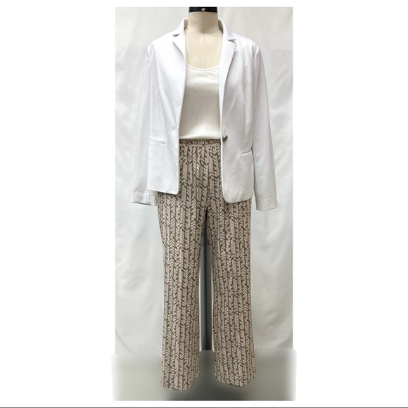 Coldwater Creek Light Brown and Cream Printed Leaves Pull On Pants